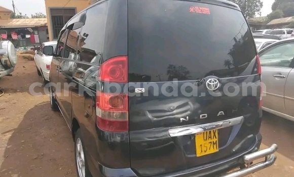 Gura Yakoze Toyota Noah Black Imodoka i Ibanda mu Western Gura Yakoze Toyota Noah Black Imodoka i Ibanda mu Western