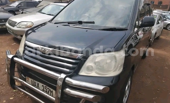 Gura Yakoze Toyota Noah Black Imodoka i Ibanda mu Western Gura Yakoze Toyota Noah Black Imodoka i Ibanda mu Western