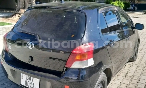 Gura Yakoze Toyota Vitz Black Imodoka i Entebbe mu Uganda Gura Yakoze Toyota Vitz Black Imodoka i Entebbe mu Uganda
