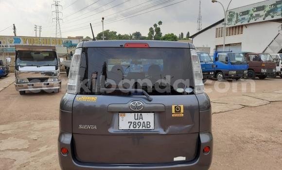 Acheter Import Voiture Toyota Sienta Autre à Kampala, Ouganda Acheter Import Voiture Toyota Sienta Autre à Kampala, Ouganda
