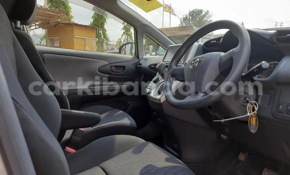Nunua Imported Toyota Wish Nyingine Gari ndani ya Kampala nchini Uganda Nunua Imported Toyota Wish Nyingine Gari ndani ya Kampala nchini Uganda