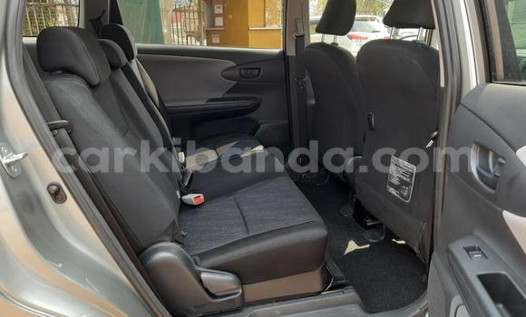 Nunua Imported Toyota Wish Nyingine Gari ndani ya Kampala nchini Uganda Nunua Imported Toyota Wish Nyingine Gari ndani ya Kampala nchini Uganda