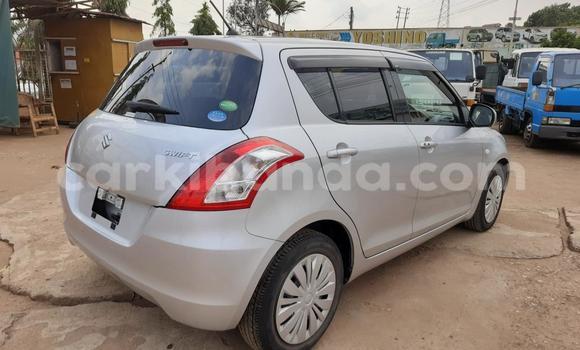 Acheter Import Voiture Suzuki Swift Gris à Kampala, Ouganda Acheter Import Voiture Suzuki Swift Gris à Kampala, Ouganda