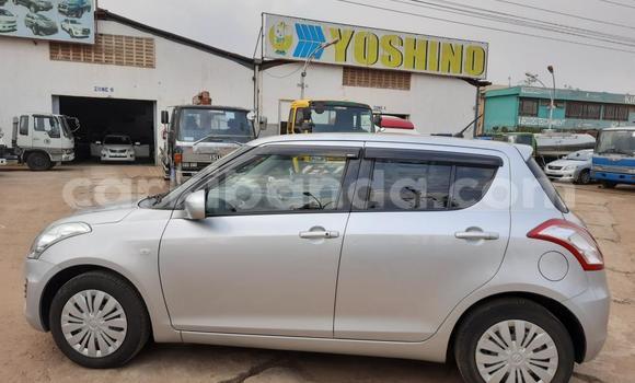 Acheter Import Voiture Suzuki Swift Gris à Kampala, Ouganda Acheter Import Voiture Suzuki Swift Gris à Kampala, Ouganda