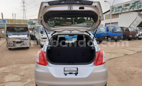 Acheter Import Voiture Suzuki Swift Gris à Kampala, Ouganda Acheter Import Voiture Suzuki Swift Gris à Kampala, Ouganda