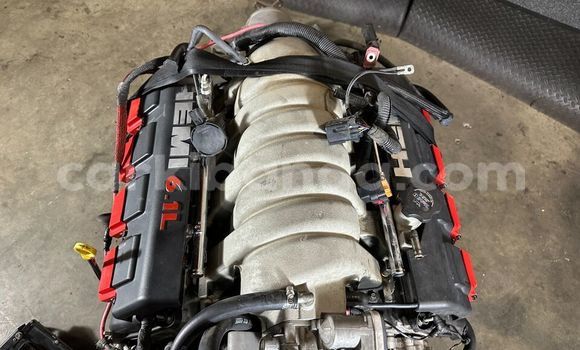 Acheter CHRYSLER 300C SRT8 à Kampala, Ouganda Acheter CHRYSLER 300C SRT8 à Kampala, Ouganda