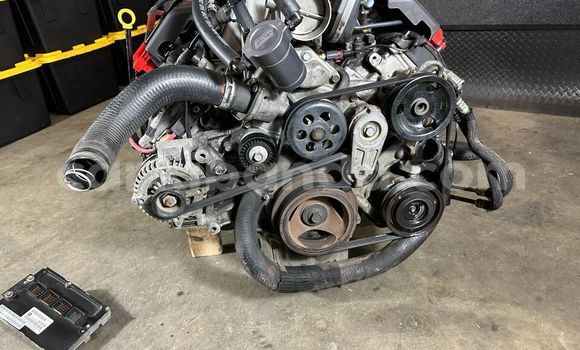 Acheter CHRYSLER 300C SRT8 à Kampala, Ouganda Acheter CHRYSLER 300C SRT8 à Kampala, Ouganda