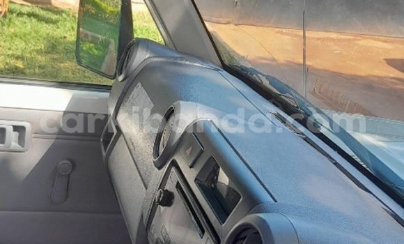 Buy Used Toyota Land Cruiser White Car in Kampala in Uganda