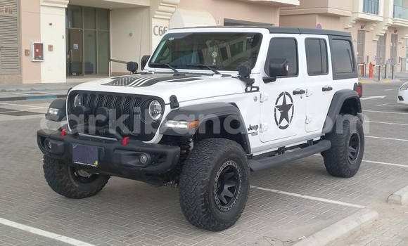 Nunua Ilio tumika Jeep Wrangler Nyeupe Gari ndani ya Kampala nchini Uganda Nunua Ilio tumika Jeep Wrangler Nyeupe Gari ndani ya Kampala nchini Uganda