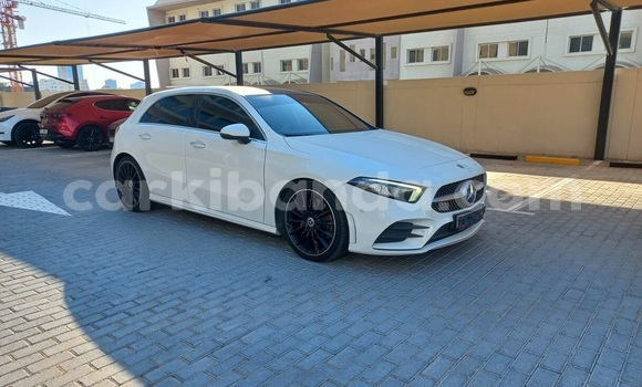 Acheter Occasion Voiture Mercedes-Benz A200 Blanc à Kampala, Ouganda Acheter Occasion Voiture Mercedes-Benz A200 Blanc à Kampala, Ouganda