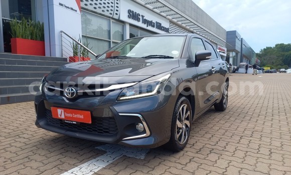 Acheter Occasion Voiture Toyota Starlet Bleu à Kampala, Ouganda Acheter Occasion Voiture Toyota Starlet Bleu à Kampala, Ouganda