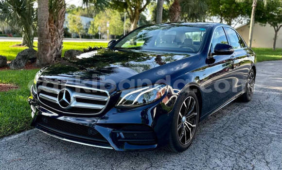 Buy Used Mercedes-Benz E-Classe Blue Car in Kampala in Uganda