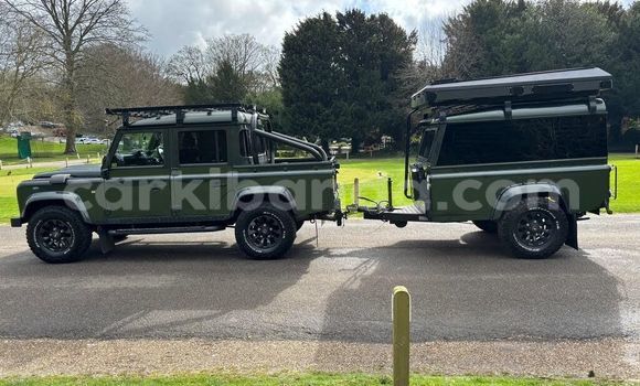 Nunua Ilio tumika Land Rover Defender Kijani Gari ndani ya Kampala nchini Uganda Nunua Ilio tumika Land Rover Defender Kijani Gari ndani ya Kampala nchini Uganda