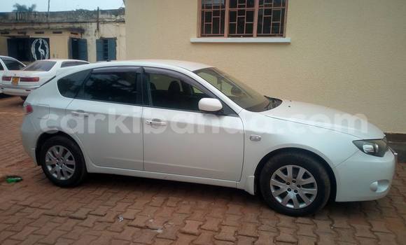 Nunua Ilio tumika Subaru Impreza Nyeupe Gari ndani ya Kampala nchini Uganda Nunua Ilio tumika Subaru Impreza Nyeupe Gari ndani ya Kampala nchini Uganda