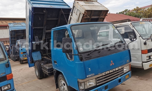 Buy Used Mitsubishi 3000 GT Blue Car in Kampala in Uganda