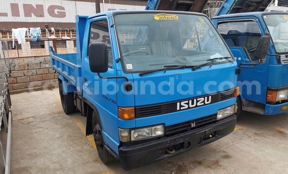 Buy Used Isuzu Adventure Blue Car in Kampala in Uganda Buy Used Isuzu Adventure Blue Car in Kampala in Uganda
