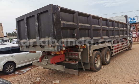 Buy Import Isuzu FTR 850 Black Truck in Kampala in Uganda Buy Import Isuzu FTR 850 Black Truck in Kampala in Uganda