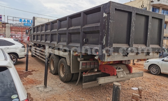 Buy Import Isuzu FTR 850 Black Truck in Kampala in Uganda Buy Import Isuzu FTR 850 Black Truck in Kampala in Uganda