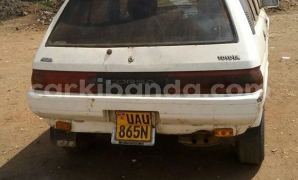 Nunua Ilio tumika Toyota Corolla Nyeupe Gari ndani ya Kampala nchini Uganda Nunua Ilio tumika Toyota Corolla Nyeupe Gari ndani ya Kampala nchini Uganda