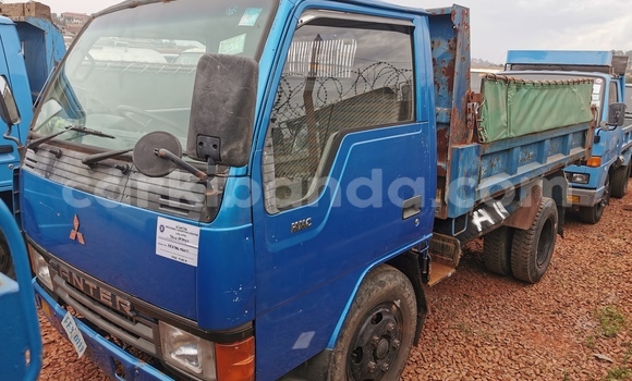 Buy Import Mitsubishi Van Blue Truck in Kampala in Uganda Buy Import Mitsubishi Van Blue Truck in Kampala in Uganda