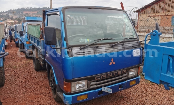 Buy Import Mitsubishi Van Blue Truck in Kampala in Uganda Buy Import Mitsubishi Van Blue Truck in Kampala in Uganda