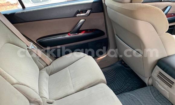 Gura Yakoze Toyota Mark X White Imodoka i Kampala mu Uganda Gura Yakoze Toyota Mark X White Imodoka i Kampala mu Uganda