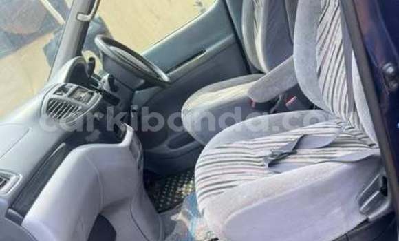 Gura Yakoze Toyota Regius Black Imodoka i Kampala mu Uganda Gura Yakoze Toyota Regius Black Imodoka i Kampala mu Uganda