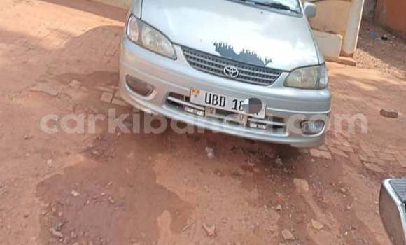 Nunua Ilio tumika Toyota Spacio Nyingine Gari ndani ya Kampala nchini Uganda