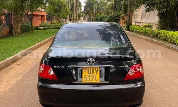 Gura Yakoze Toyota Mark X Black Imodoka i Kampala mu Uganda Gura Yakoze Toyota Mark X Black Imodoka i Kampala mu Uganda