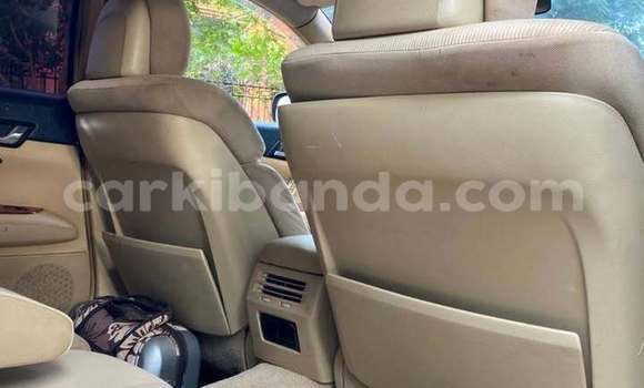 Gura Yakoze Toyota Mark X Black Imodoka i Kampala mu Uganda Gura Yakoze Toyota Mark X Black Imodoka i Kampala mu Uganda