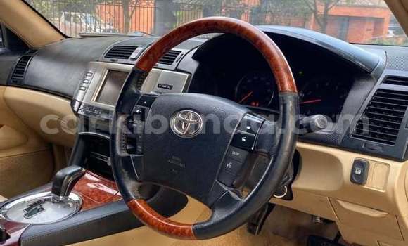 Gura Yakoze Toyota Mark X Black Imodoka i Kampala mu Uganda Gura Yakoze Toyota Mark X Black Imodoka i Kampala mu Uganda