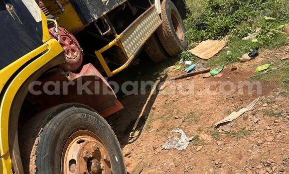 Buy Used Hino 300 Series Black Truck in Kampala in Uganda Buy Used Hino 300 Series Black Truck in Kampala in Uganda