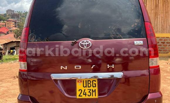 Gura Yakoze Toyota Noah Red Imodoka i Kampala mu Uganda Gura Yakoze Toyota Noah Red Imodoka i Kampala mu Uganda