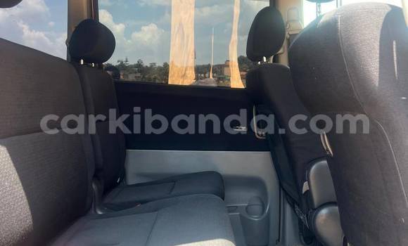 Gura Yakoze Toyota Noah Red Imodoka i Kampala mu Uganda Gura Yakoze Toyota Noah Red Imodoka i Kampala mu Uganda