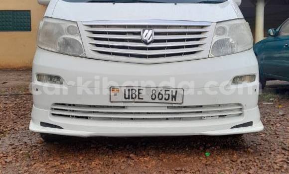 Gura Yakoze Toyota Alphard White Imodoka i Kampala mu Uganda