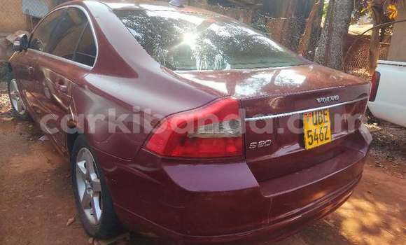 Acheter Occasion Voiture Volvo 140 Series Rouge à Kampala, Ouganda Acheter Occasion Voiture Volvo 140 Series Rouge à Kampala, Ouganda