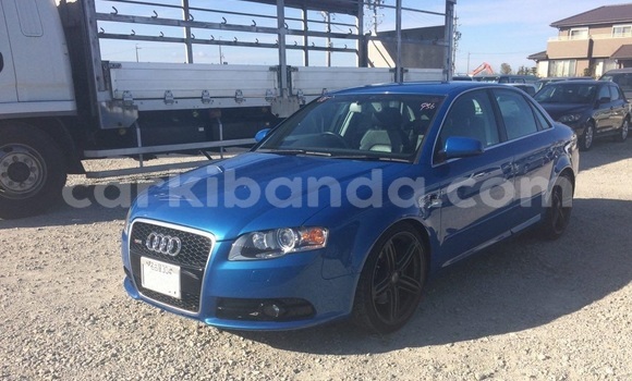 Gura Yakoze Audi A4 Blue Imodoka i Kampala mu Uganda Gura Yakoze Audi A4 Blue Imodoka i Kampala mu Uganda