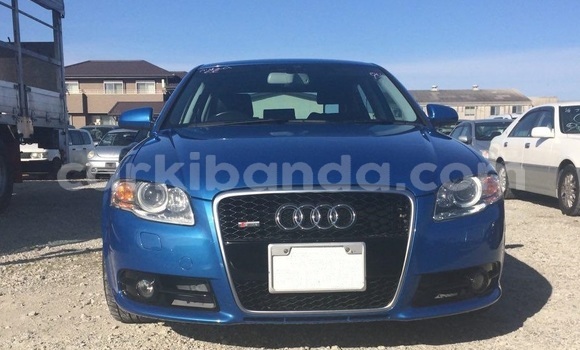 Gura Yakoze Audi A4 Blue Imodoka i Kampala mu Uganda Gura Yakoze Audi A4 Blue Imodoka i Kampala mu Uganda