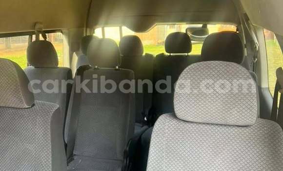 Buy Used Toyota Hiace White Car in Bugiri in Eastern Buy Used Toyota Hiace White Car in Bugiri in Eastern