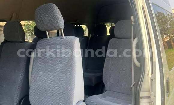 Buy Used Toyota Hiace White Car in Bugiri in Eastern Buy Used Toyota Hiace White Car in Bugiri in Eastern