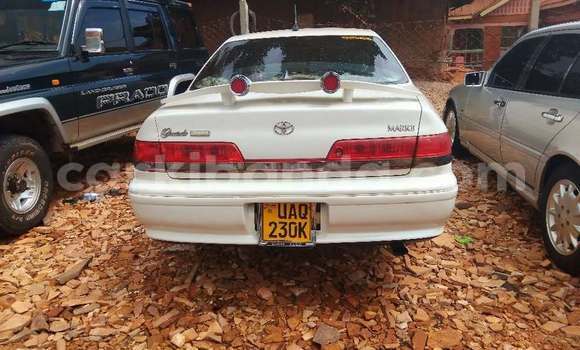Acheter Occasion Voiture Toyota Mark II Blanc à Kampala, Ouganda Acheter Occasion Voiture Toyota Mark II Blanc à Kampala, Ouganda