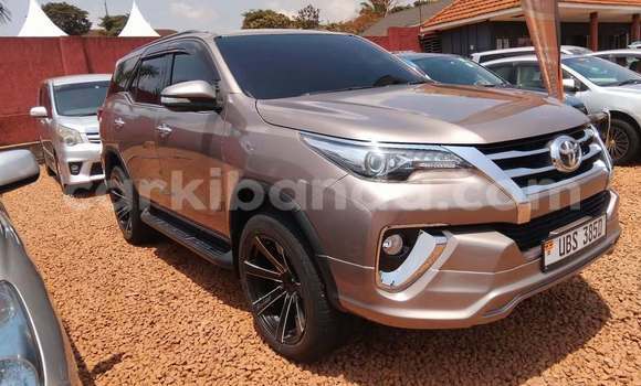Acheter Occasion Voiture Toyota Fortuner Autre à Kampala, Ouganda Acheter Occasion Voiture Toyota Fortuner Autre à Kampala, Ouganda