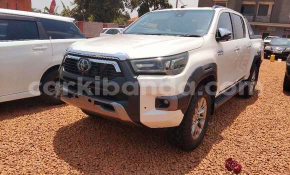 Buy Used Toyota Hilux White Car in Kampala in Uganda