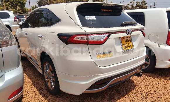 Buy Used Toyota Harrier White Car in Kampala in Uganda Buy Used Toyota Harrier White Car in Kampala in Uganda