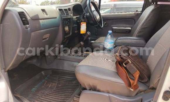 Acheter Occasion Voiture Toyota Hilux Blanc à Kampala, Ouganda Acheter Occasion Voiture Toyota Hilux Blanc à Kampala, Ouganda