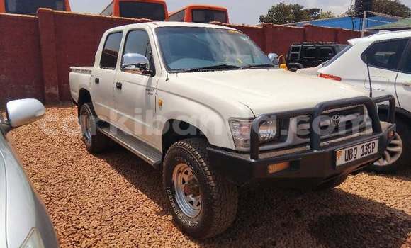 Acheter Occasion Voiture Toyota Hilux Blanc à Kampala, Ouganda Acheter Occasion Voiture Toyota Hilux Blanc à Kampala, Ouganda