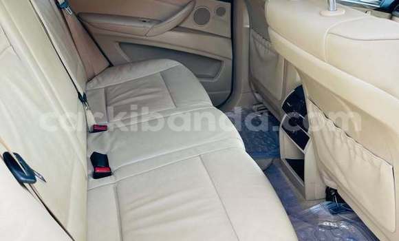 Acheter Occasion Voiture BMW X5 Blanc à Kampala, Ouganda Acheter Occasion Voiture BMW X5 Blanc à Kampala, Ouganda
