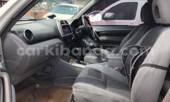 Acheter Occasion Voiture Toyota RAV4 Blanc à Kampala, Ouganda Acheter Occasion Voiture Toyota RAV4 Blanc à Kampala, Ouganda