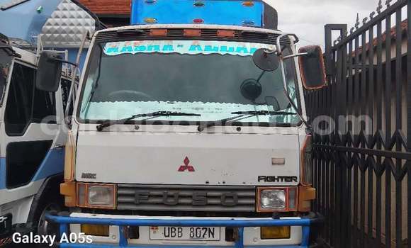 Nunua Ilio tumika Ford Fusion Nyeupe Gari ndani ya Kampala nchini Uganda Nunua Ilio tumika Ford Fusion Nyeupe Gari ndani ya Kampala nchini Uganda