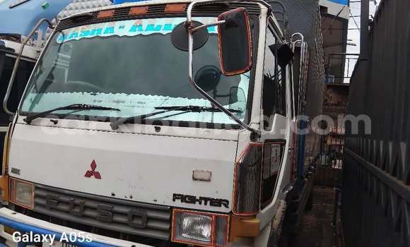 Acheter Occasion Voiture Ford Fusion Blanc à Kampala, Ouganda Acheter Occasion Voiture Ford Fusion Blanc à Kampala, Ouganda